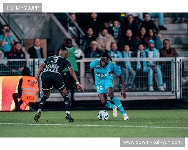 里尔连败背后:阵容流失严重,客场战术单一